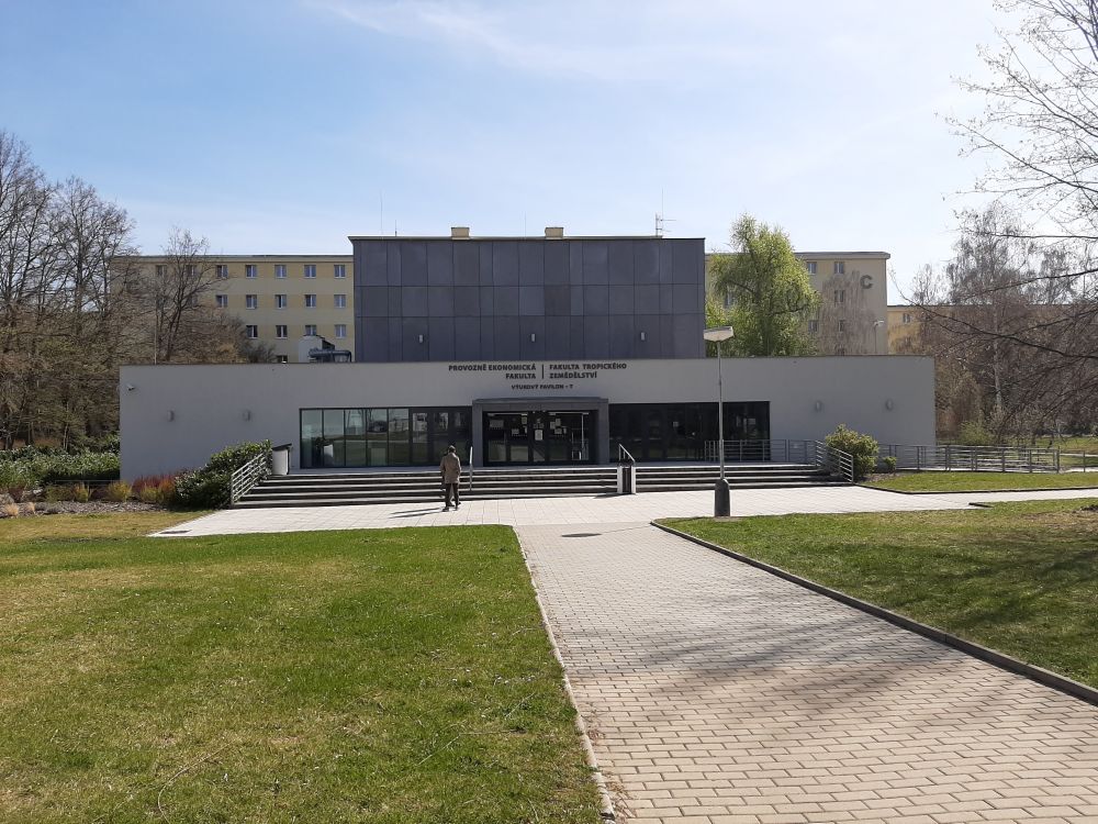 Fotografie
                                školy Fakulta tropického zemědělství